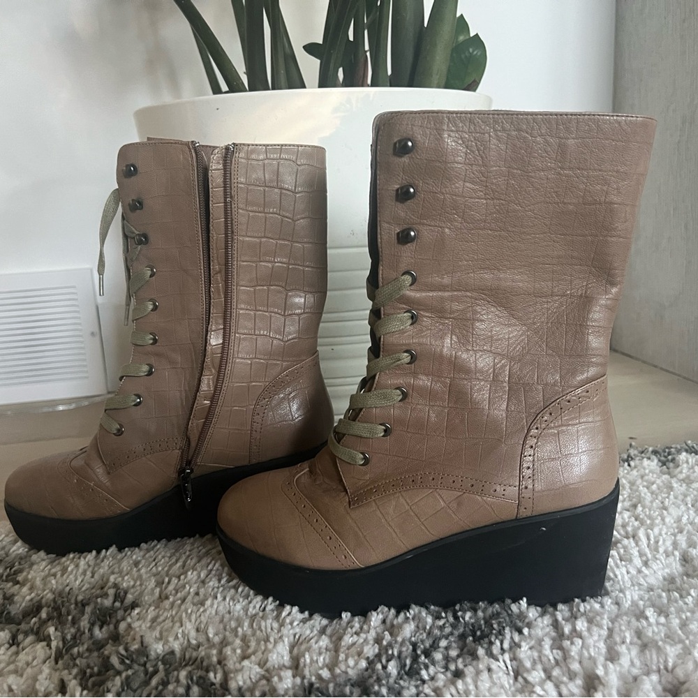 New Genuine Leather Tan Lace-Up Women's Boots